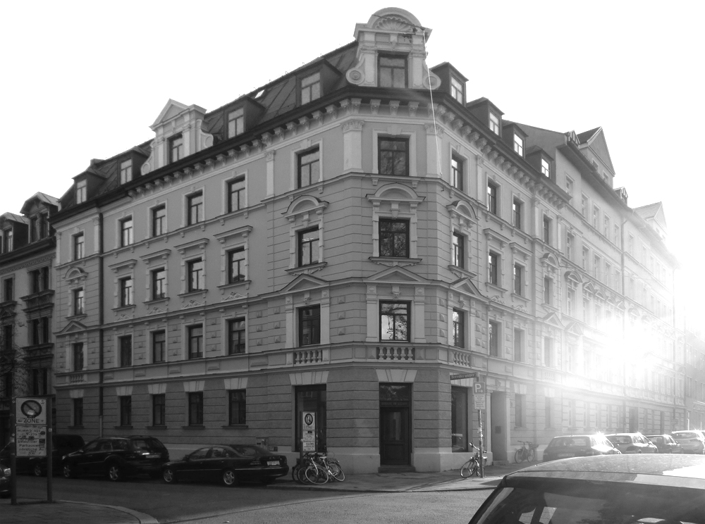 Eduard-Schmid-Straße 9